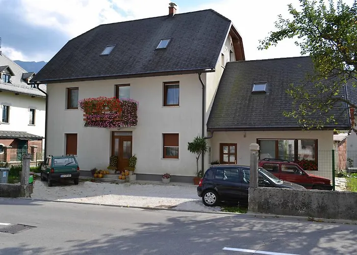 Apartmaji Pri Ticelnu